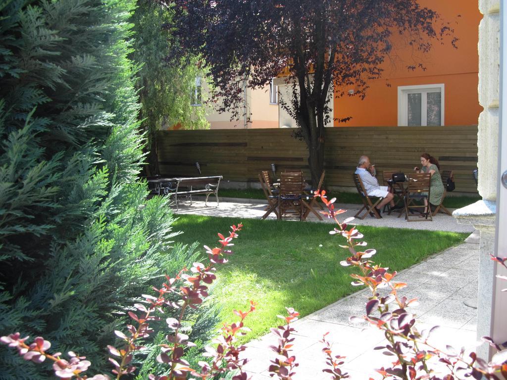 Garni Hotel Vila Ana Рогашка Слатина Экстерьер фото